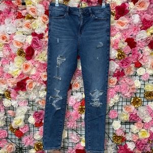 12R American Eagle high-waisted ripped jeans